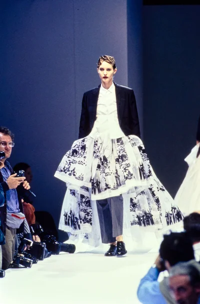 Look 100